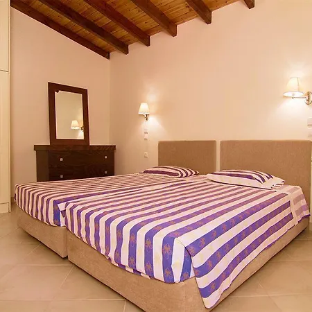 Athina 4* Месонги